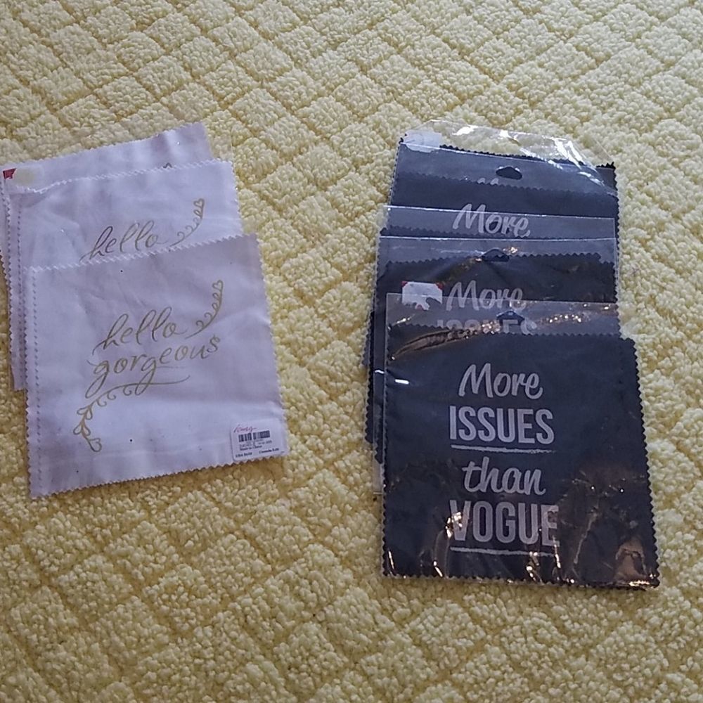 ✔ 5 for $25 Screen cleaner cloth bundle